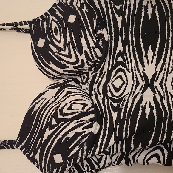 Womens swim top - Picture 2 of 2